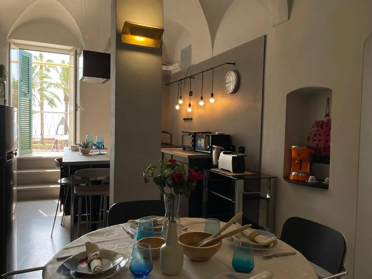 Frontemare Design In Centro Storico - Wifi E A/C Apartment Loano Italy