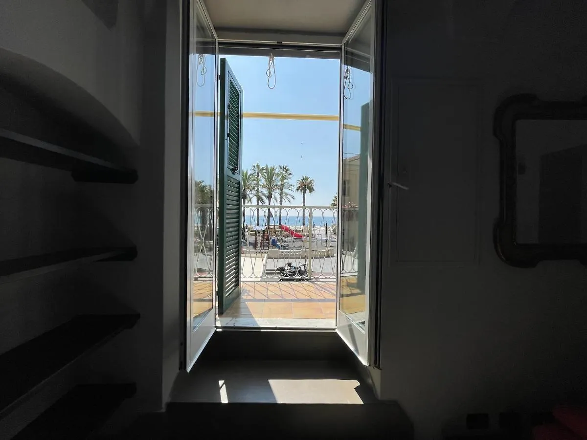 Frontemare Design In Centro Storico - Wifi E A/C Apartment Loano 0*,  Italy