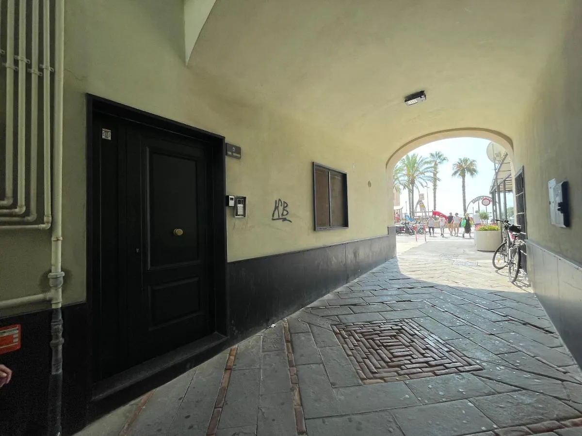 Frontemare Design In Centro Storico - Wifi E A/C Apartment Loano Italy