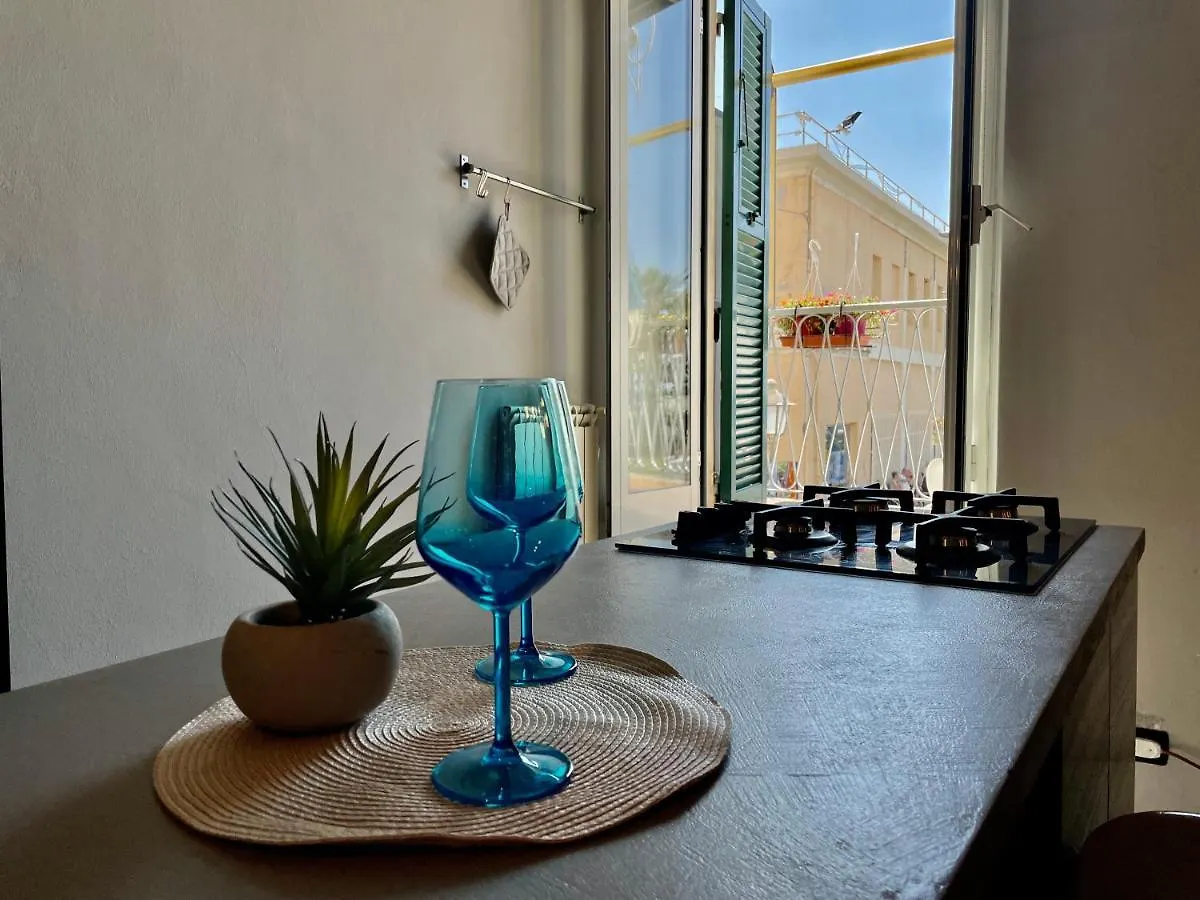 Frontemare Design In Centro Storico - Wifi E A/C Apartment Loano